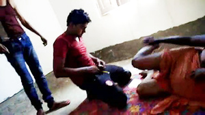 Married Dehati couple’s hot threesome show