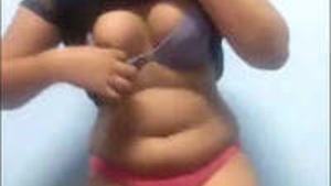 A sexy woman goes to meet her lover and exposes her breasts.