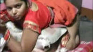 An Indian girl in her evening wear exposes her derrière.