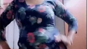 Steamy dance performance by the beautiful Bhabhi Manju Queen.