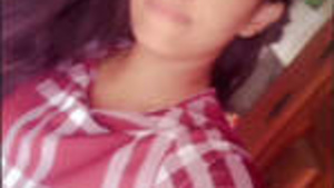 Beautiful Lankan girl shows off her charms in this video.