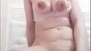 Hot aunt from India fingering her pussy