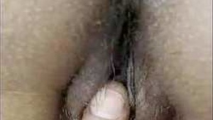 Desi tia bom fussy showrar
