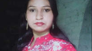 Desi Bhabhi’s Bath Tub Scenes