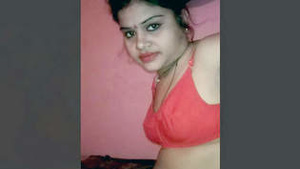 Desi Randi striptease in a nude video capture