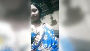 Hot Bengali mother performs a sexy strip-tease for her Indian friends.