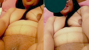 Hot married Indian woman masturbates with a bottle