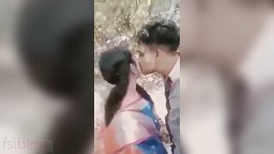 Young Indian beauty gives outdoor blowjob to her boyfriend and sends video as MMS.