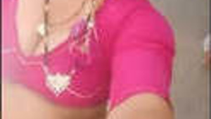 Hot bhabi showing her bra, sexy show