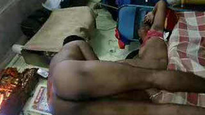 Desi housewife fucking with friend