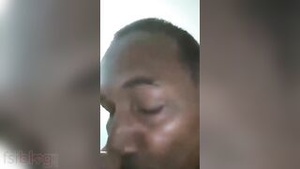 Hot guy with big muscles fucking the pussy of a mature woman in her house.