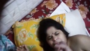 Young housewife gives a good blowjob to her neighbor