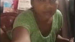 Fingering and fucking qed in this Indian bhabi video