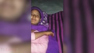 Beautiful Dehati woman gets her virgin pussy fucked by lover in Indian village