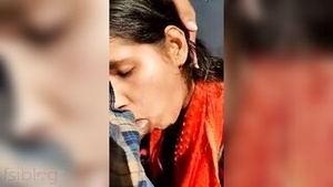 Beautiful Indian woman gives very hot outdoor solo performance with a mouth.