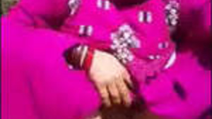 Desi Randy showing her pussy outdoor