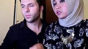Date night with Desc: Indonesian Muslim couple gets it on