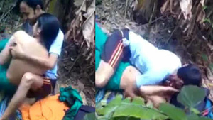 A shy college student has sex with her tuition teacher.