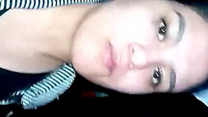 Finger the wet cunt of the horny girlfriend.