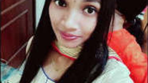 Beautiful naked Indian girl videos online