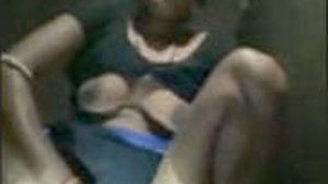 A horny Bhabi from the village trying out her sex toys.