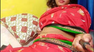 Sarika and Casais in the hot scene in a new clip.
