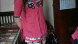 Married Sri Lankan woman gives blow job in porn video