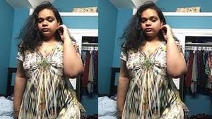 A college girl sends erotic MMS, watch her get naughty.