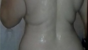 Enjoy the bath time together