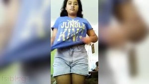 Hot Indian college girl shows off her body in a music video