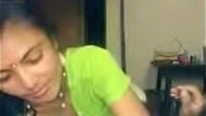 Married Indian woman gives oral sex and have sexual intercourse.