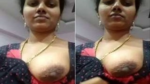 Hot Tamil married woman exposing her breasts