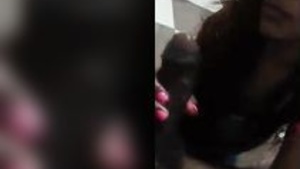 Indian girlfriend gives her NRI boyfriend a sloppy blowjob and swallows his semen