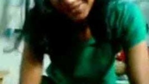 College student’s girlfriend shows big breast for the first time in a cervical vise