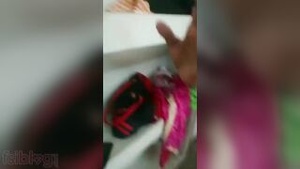 Bengali MILF gives her black friend a handjob in this Bangladeshi video.