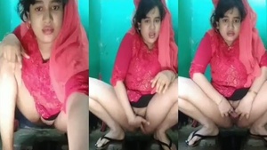 Fingering the pussy of a Muslim girl in the bathroom