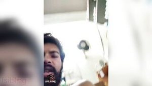 Desi couple has hot online sex and blow job from chubby wife on one lame site.