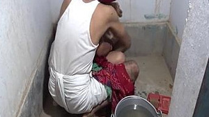 Steamy sesh with hot Indian couple in the bathroom