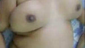 Married woman with extra weight gets her pussy licked by young men