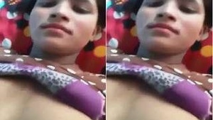 College girl fuck MMS watching is hot! Boudi bathing scenes are also available.