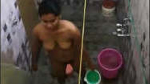 Steamy bath time with the help of my neighborâ€™s daughter